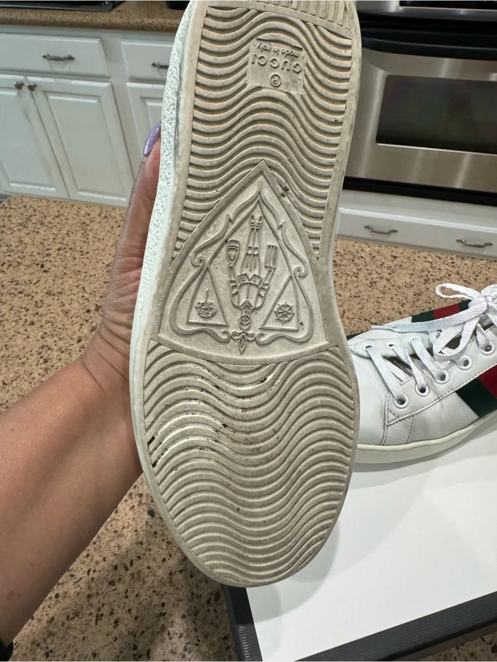 Gucci White Leather Sneakers with Green and Red Web Stripe
